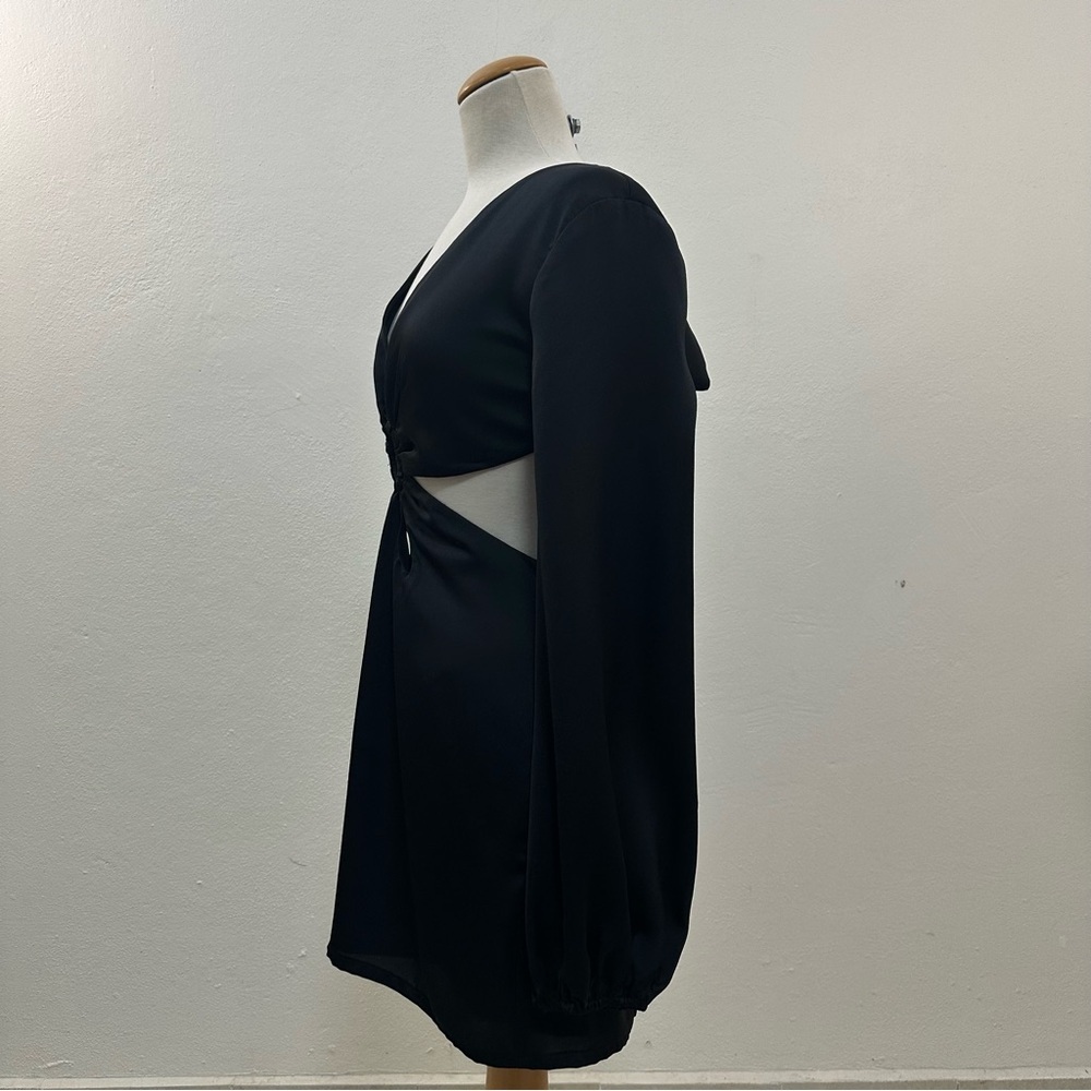 NEW SABO Skirt Cutout Dress in Black - Picture 5 of 11